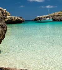 La id�lica isla de las impresionantes Calas