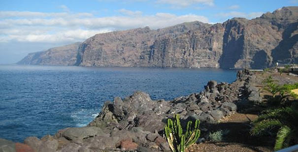 Puerto de Santiago - los Gigantes