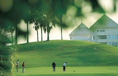 Hilton Pyramids Golf