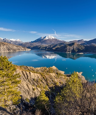Lago de Serre-Ponçon y actividades acuáticas Lago de Serre-Ponçon y actividades acuáticas