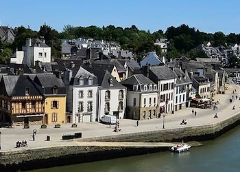 Auray