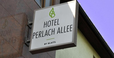 Hotel Perlach Allee by Blattl
