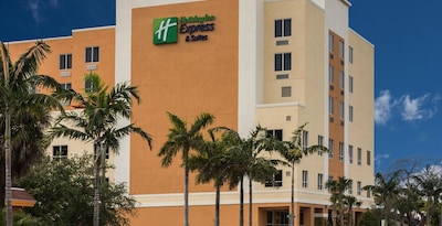 Holiday Inn Express & Suites Fort Lauderdale Airport South, An Ihg Hotel