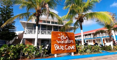 Hotel On Vacation Blue Cove