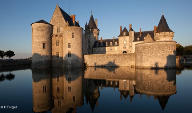 Vive unas Navidades de ensueño Castillo de Sully-sur-Loire: Una inmersión en la Edad Media