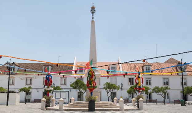 Tenemos una selección de ofertas de vuelos, hoteles, paquetes, coches de alquiler,... Consúltalas todas pulsando un botón: Vila Real: Tradición y futuro