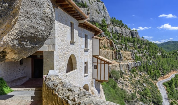 Tenemos una selección de ofertas de vuelos, hoteles, paquetes, coches de alquiler,... Consúltalas todas pulsando un botón: Castellón: Ciudad afortunada