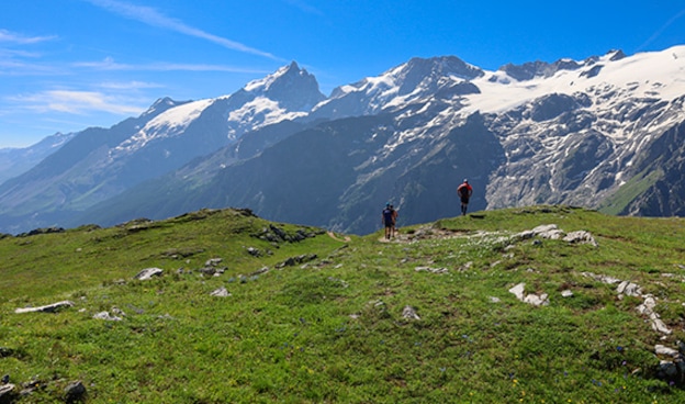 Tradición, paisaje y autenticidad Altos Alpes: Aventura en los Alpes soleados