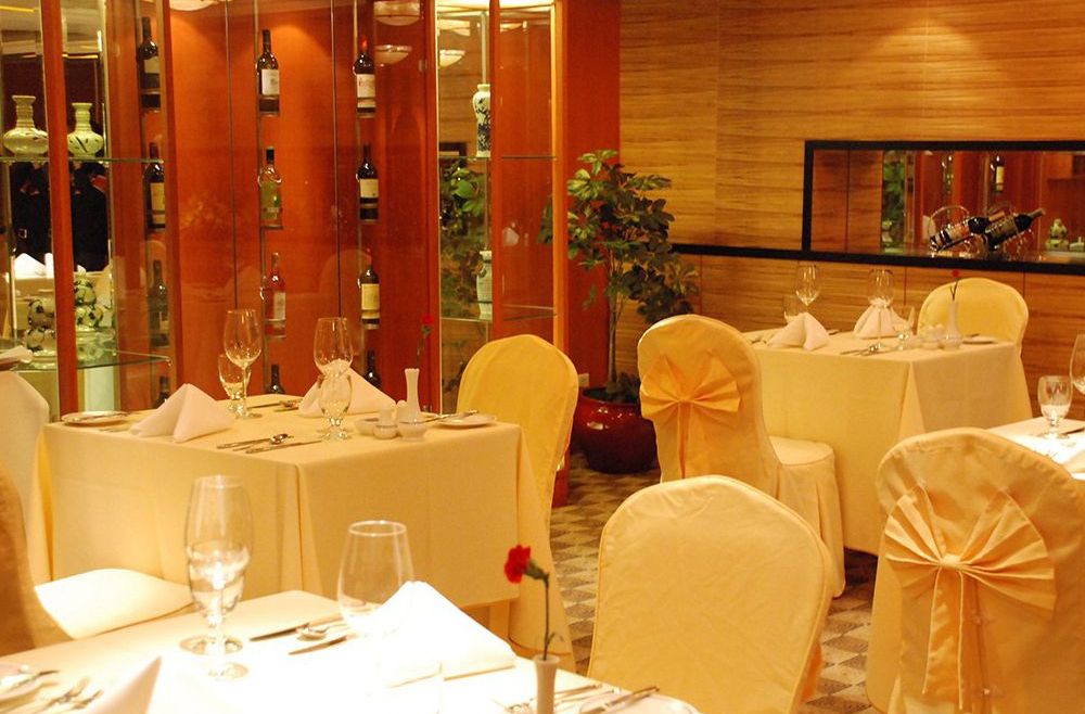 MS VICTORIA ISABELLA_RESTAURANT