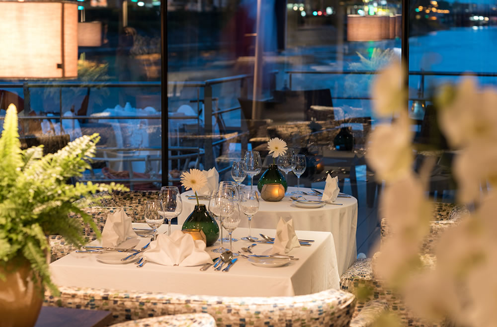 Amadeus diamond Fine Dining in the Panorama Bar