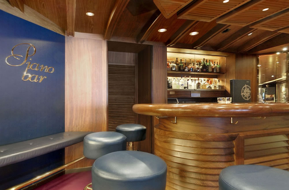 Piano Bar