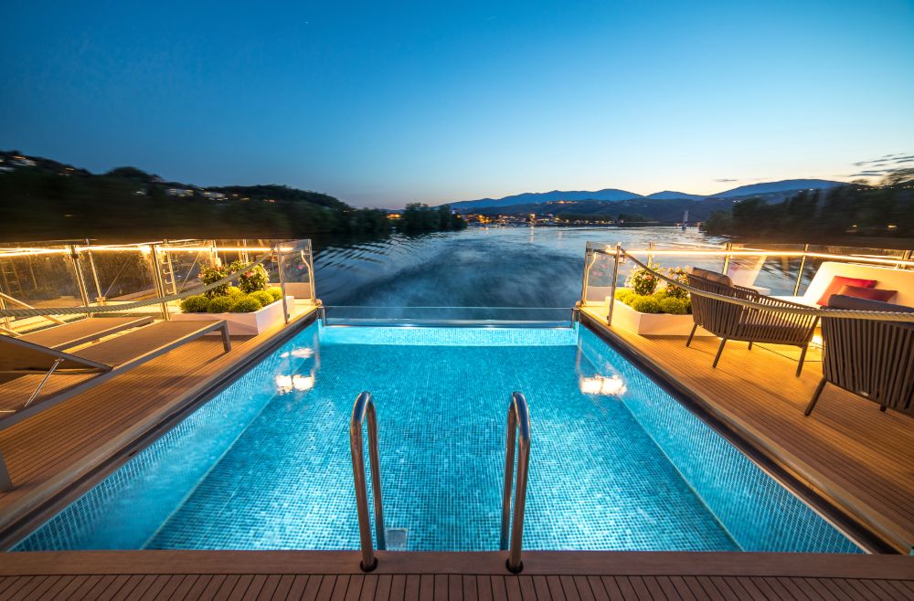 Amadeus_Provence_Infinity_Pool