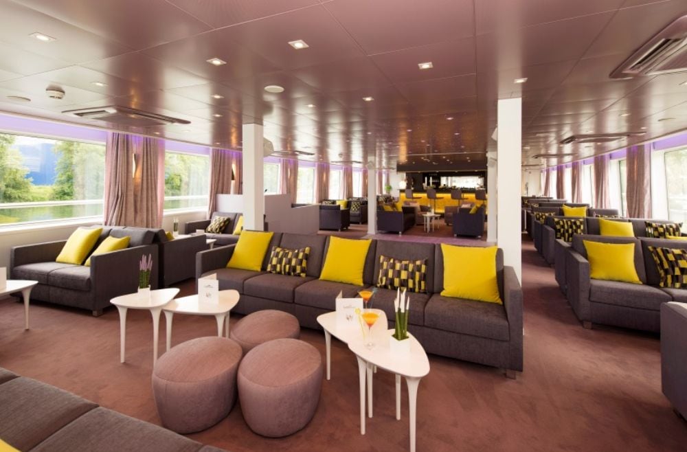 Lounge Bar