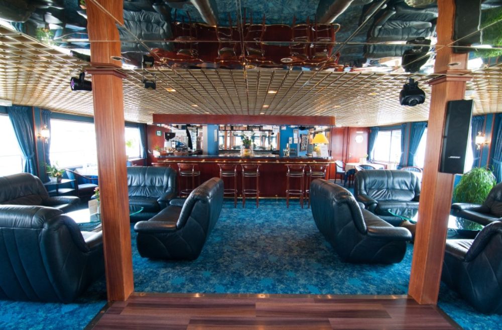 Lounge Bar