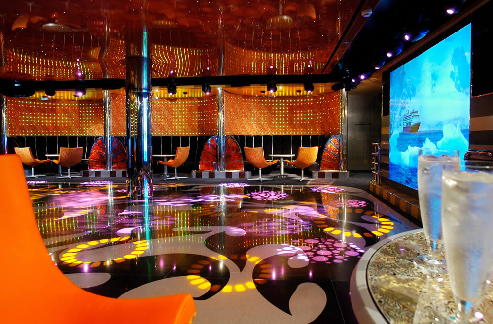 ms Oosterdam_disco