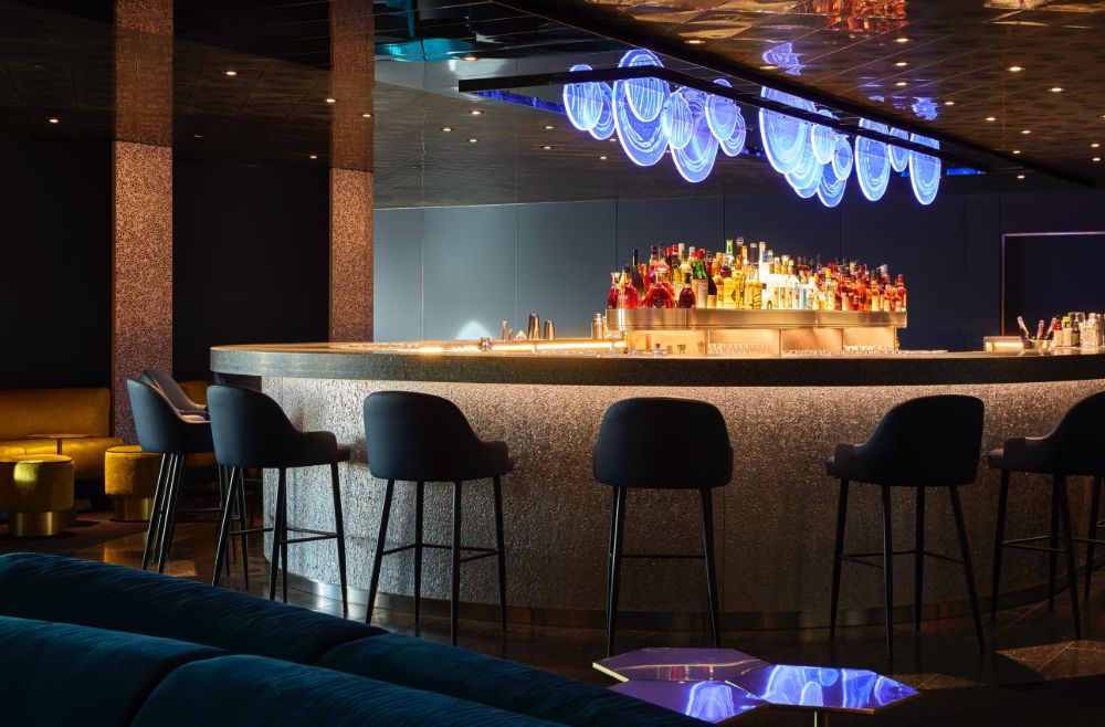 Resilient Lady on-the-rocks-bar