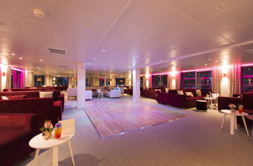 Salon Bar