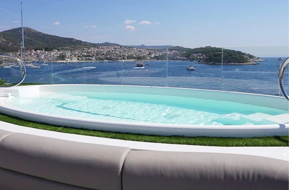 Jacuzzi