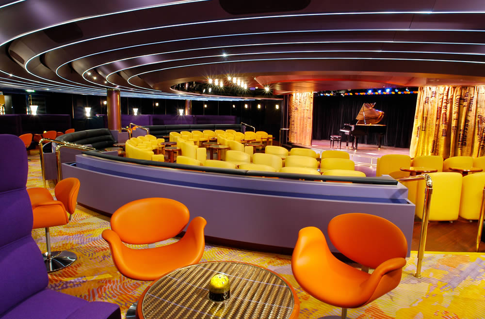 ms Oosterdam_Piano Bar1
