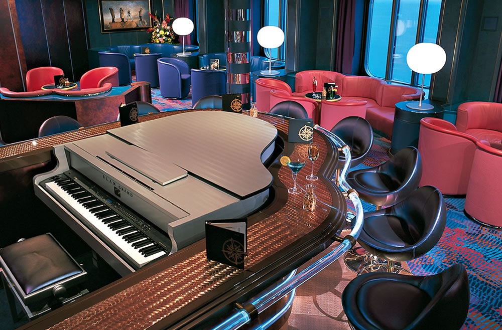 Piano bar