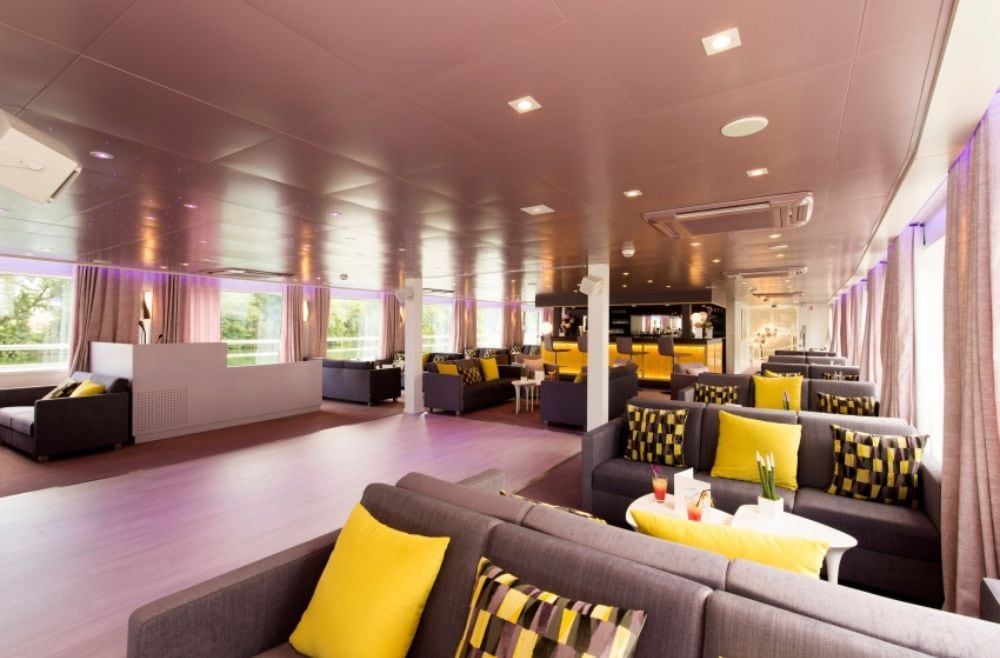 Lounge Bar