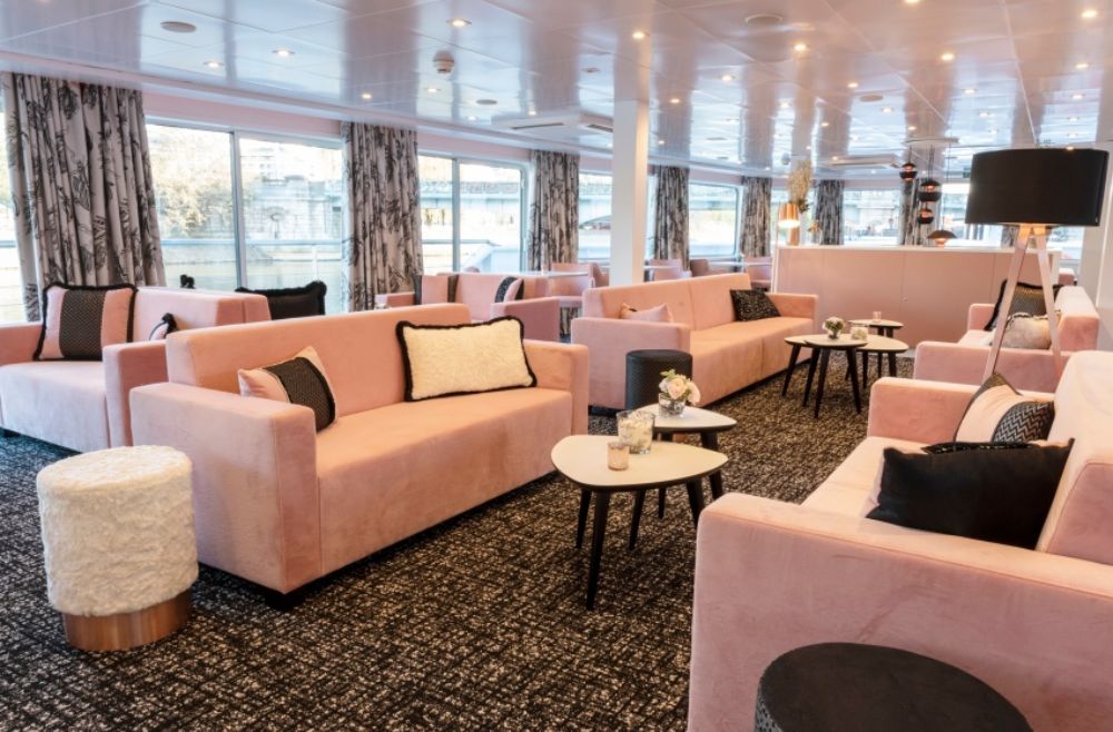 Lounge Bar