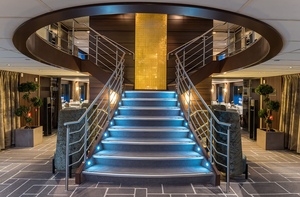 Amadeus diamond Stairs