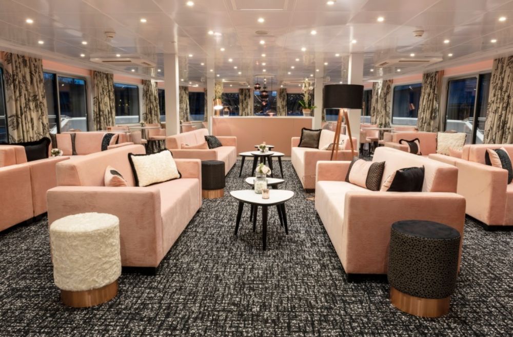 Lounge Bar