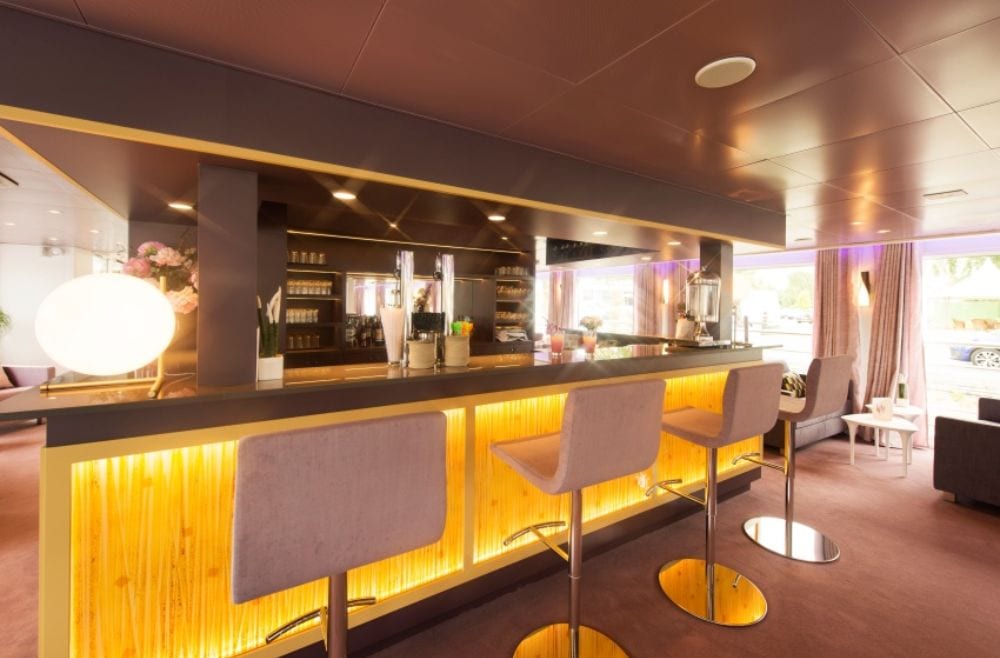 Lounge Bar