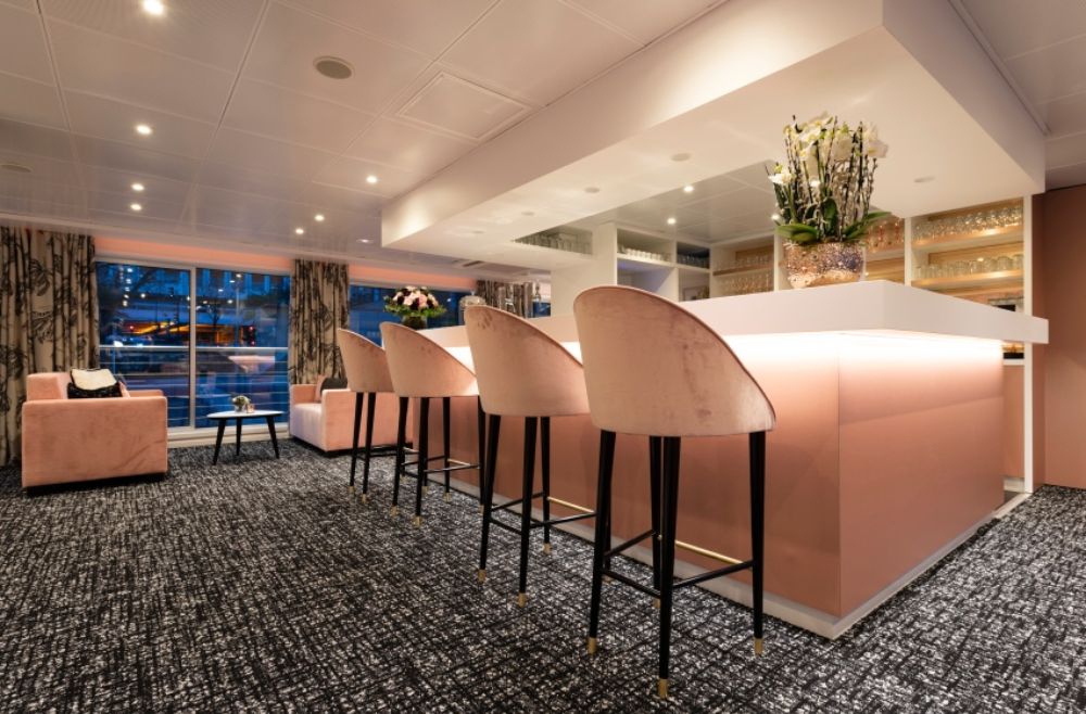 Lounge Bar