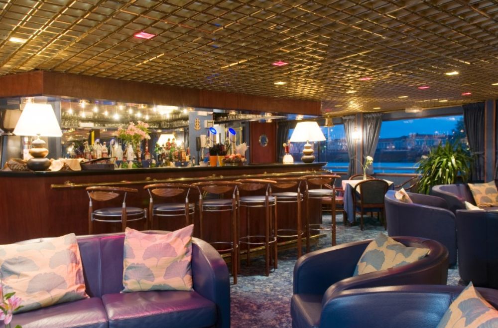 Lounge Bar