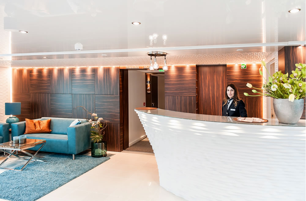 Amadeus Queen Reception