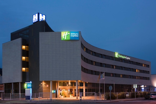 Gallery - Holiday Inn Express Barcelona - Molins De Rei, An Ihg Hotel