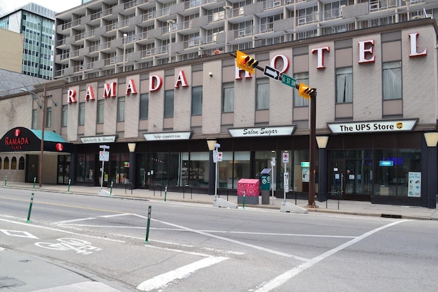 Gallery - Ramada Plaza By Wyndham Calgary Downtown