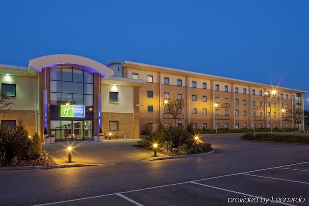 Gallery - Holiday Inn Express Newport By Ihg