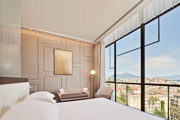 Gallery - De Bonart Naples, Curio Collection By Hilton