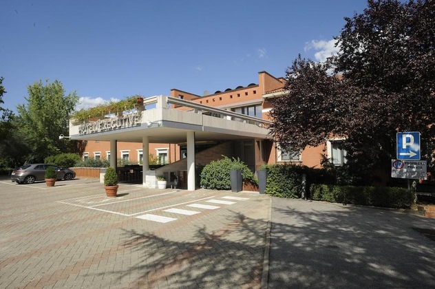 Gallery - Hotel Executive