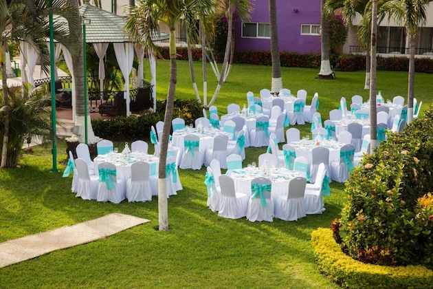 Gallery - Crown Paradise Club Puerto Vallarta All Inclusive
