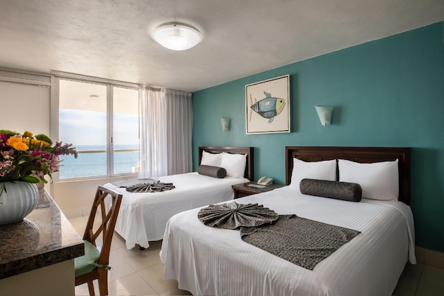 Gallery - Don Pelayo Pacific Beach