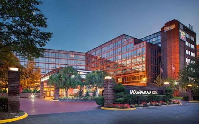 Gallery - Doubletree By Hilton New York Laguardia Airport