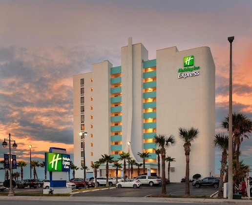 Gallery - Holiday Inn Express & Suites Oceanfront, An Ihg Hotel