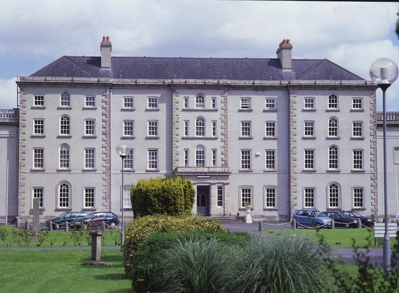 Gallery - Seven Oaks Hotel