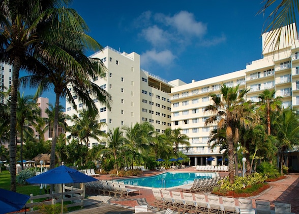 Gallery - Radisson Resort Miami Beach