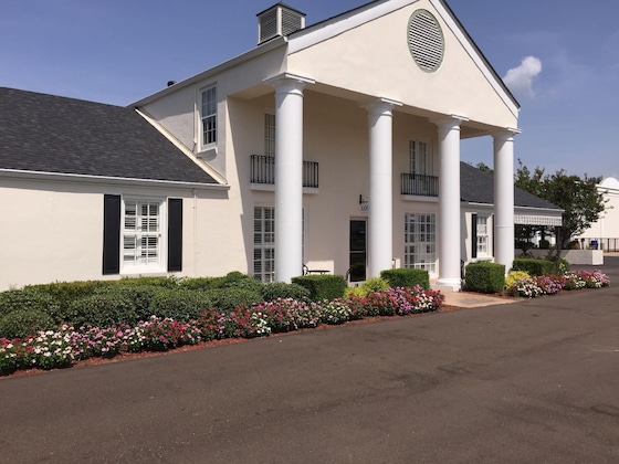 Gallery - Days Inn By Wyndham Natchez