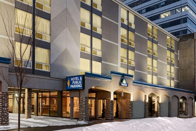 Gallery - Days Inn By Wyndham Edmonton Downtown