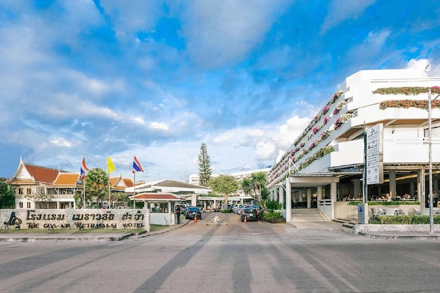 Gallery - The Cha-Am Methavalai Hotel