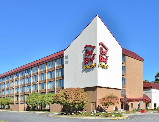 Gallery - Red Roof Inn Plus+ Boston - Woburn Burlington