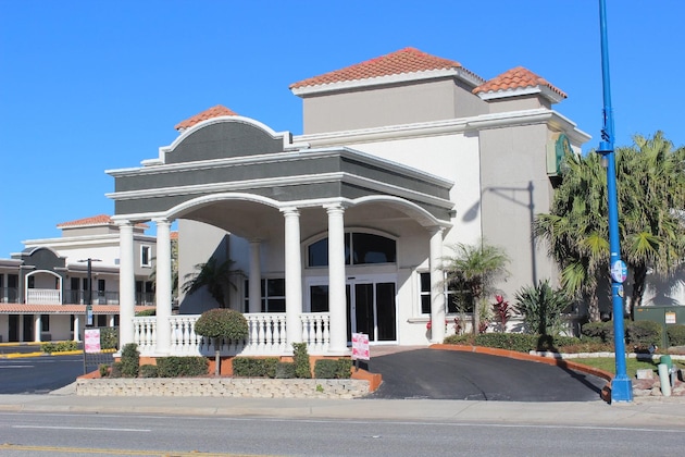 Gallery - La Quinta Inn & Suites By Wyndham Oceanfront Daytona Beach