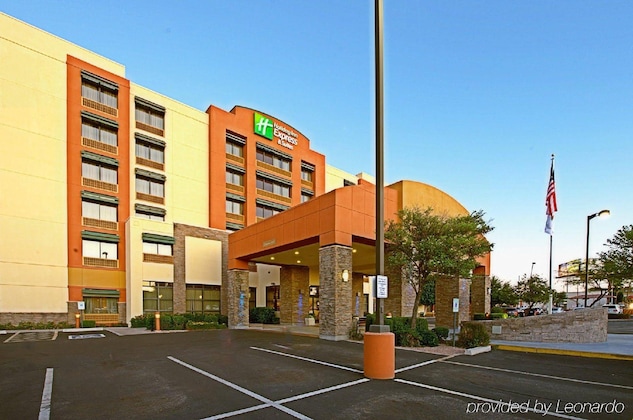 Gallery - Holiday Inn Express & Suites Tempe By Ihg