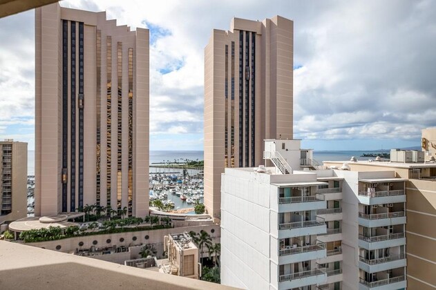 Gallery - Marina Tower Waikiki